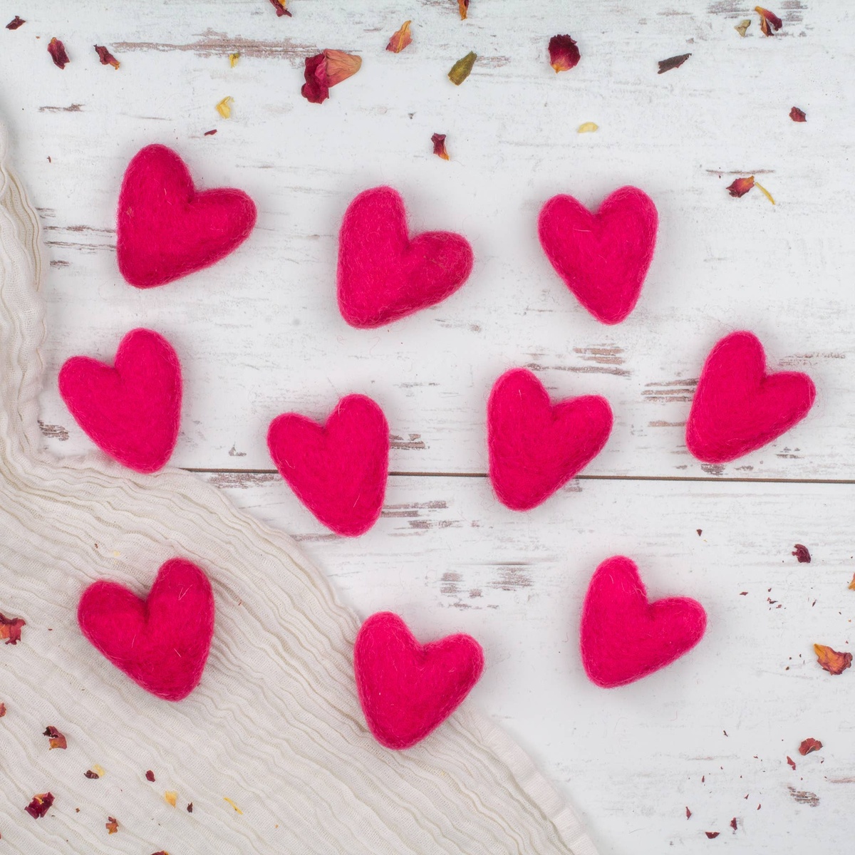 Friendsheep – Wool Felt Heart Eco Fresheners (Deep Fuschia) 722698948104 Friendsheep - Wool Felt Heart Eco Fresheners (Deep Fuschia) plastic-free - image 3
