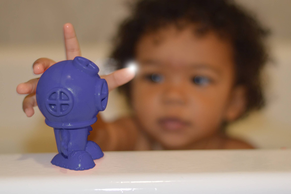 Begin Again Toys - Bathtub Pals all-natural rubber with large openings - image 4