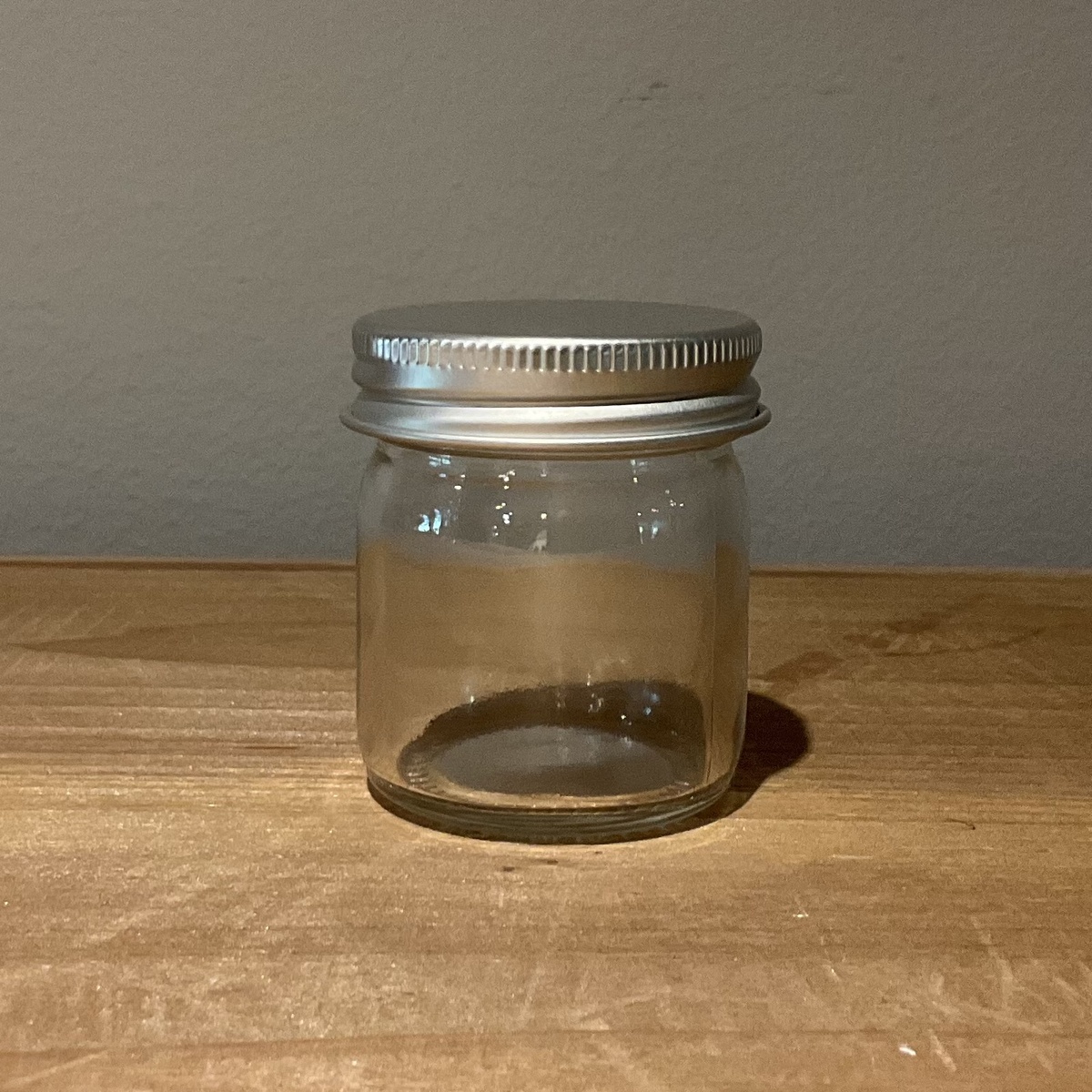 exist green 1oz Glass Jar with Aluminum Flat Cap