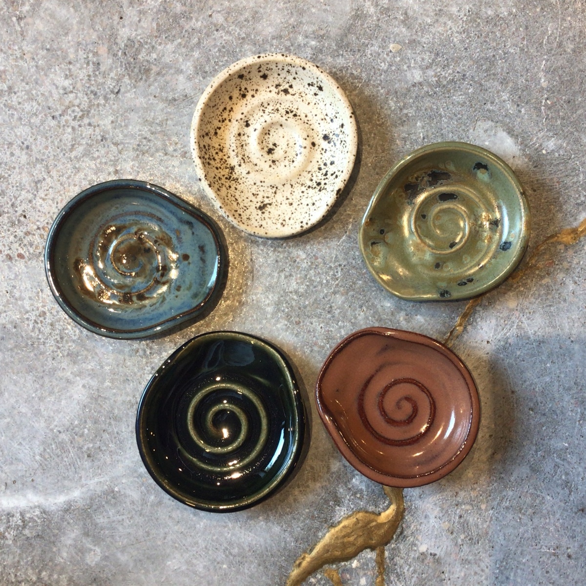 MBB Pottery – Ceramic Handmade Spoon Rest – LOCAL KOTGCERSPR Mbb Pottery - Ceramic Handmade Spoon Rest - LOCAL