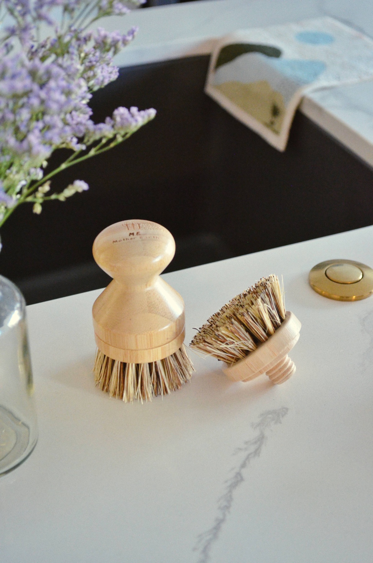Me Mother Earth – Modular “Refillable” Bamboo Hand Brush – Screw-On Me Mother Earth - Modular "Refillable" Bamboo Hand Brush - Screw-On zero-waste - image 2