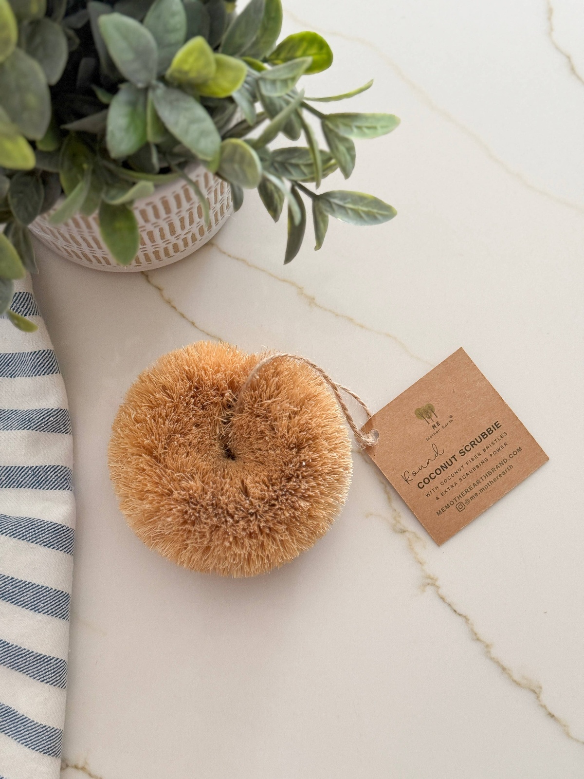 Me Mother Earth – Round Coconut Scrubbie 850029471059 Me Mother Earth - Round Coconut Scrubbie natural scrubbers we carry - image 2