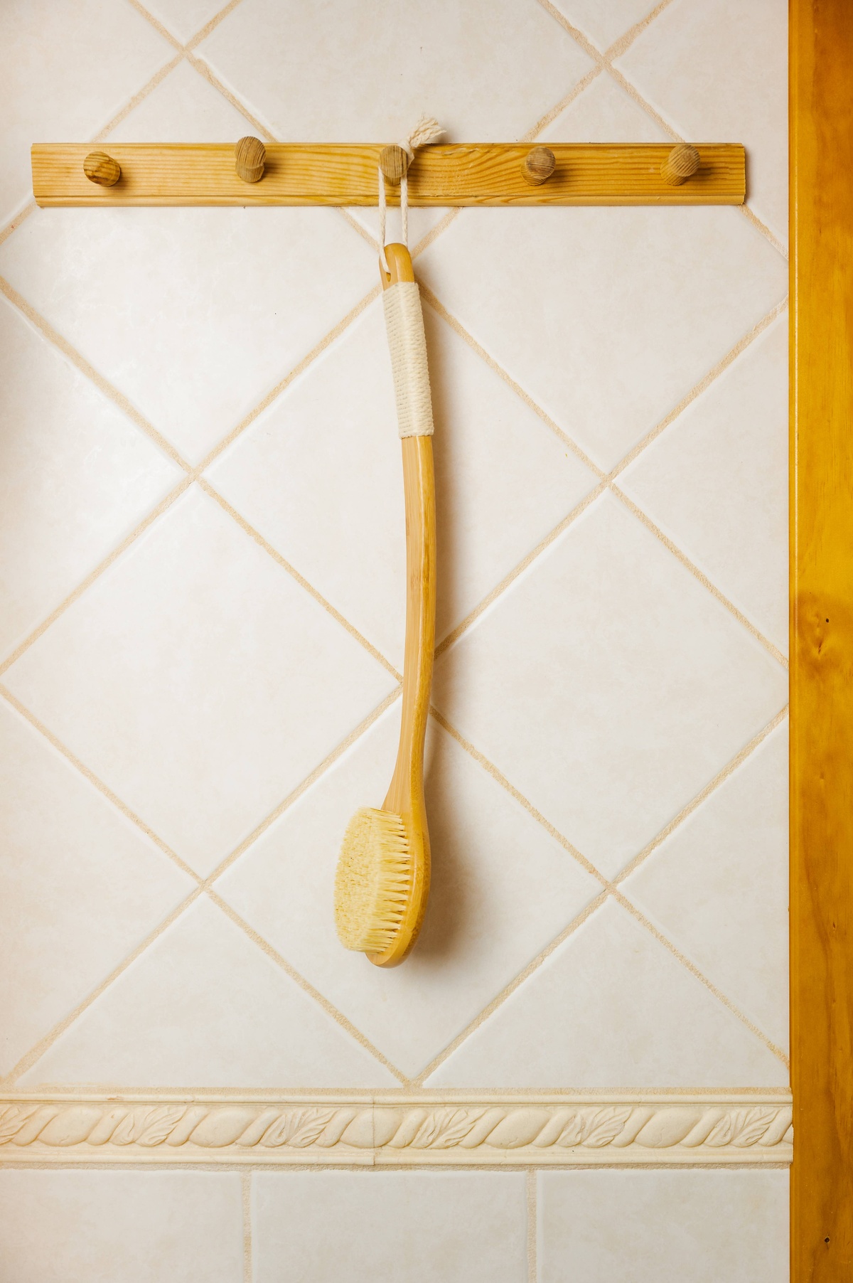 Bamboo Switch - Bamboo Dry Brush | Curved Handle compostable
