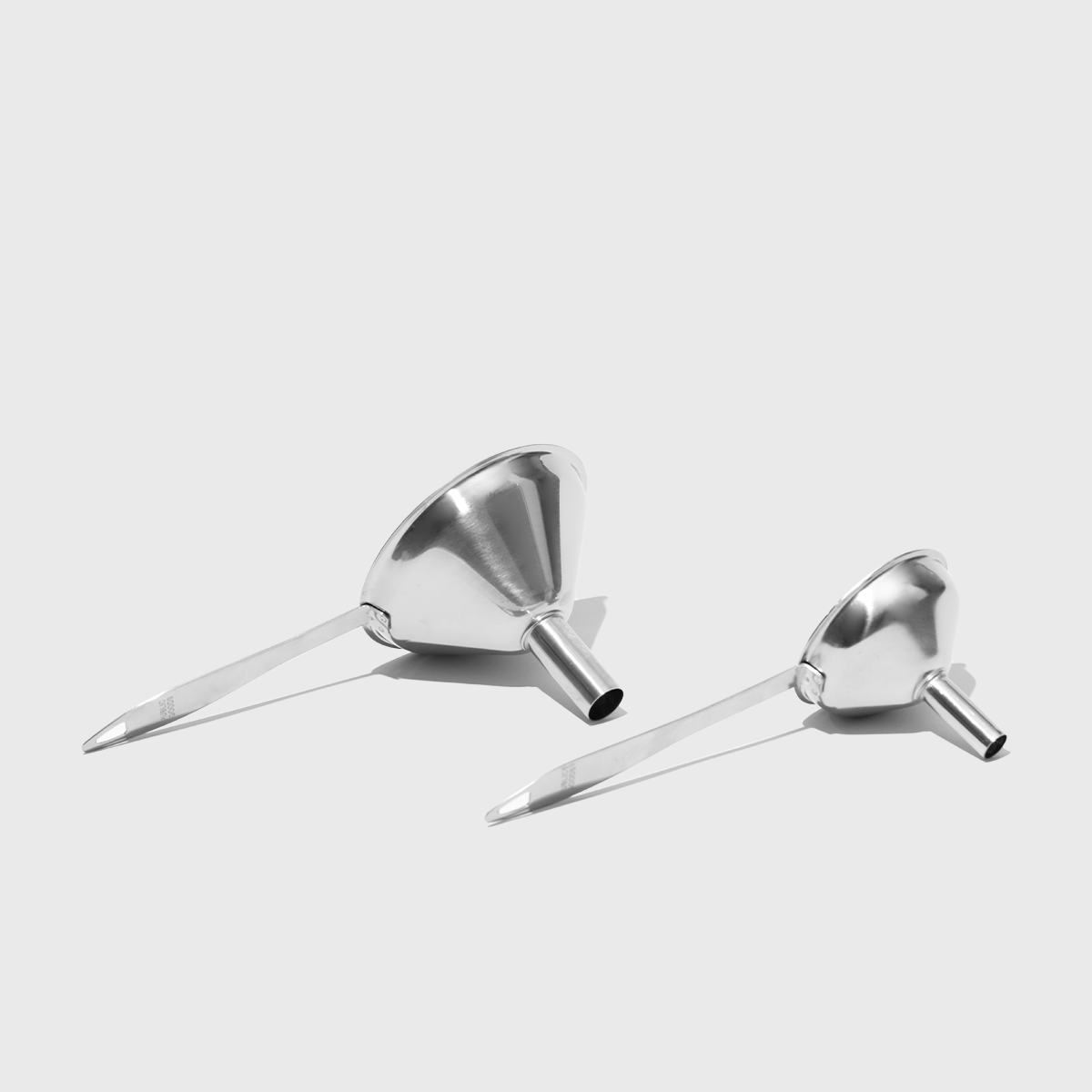 Public Goods – Stainless Steel Long-Handle Funnels (Set of 2) 810049445393 Public Goods - Stainless Steel Long-Handle Funnels (Set of 2) plastic-free - image 2