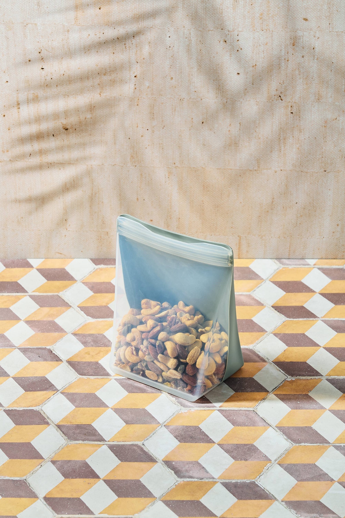 W and P – Reusable Silicone Bags – Stand Up