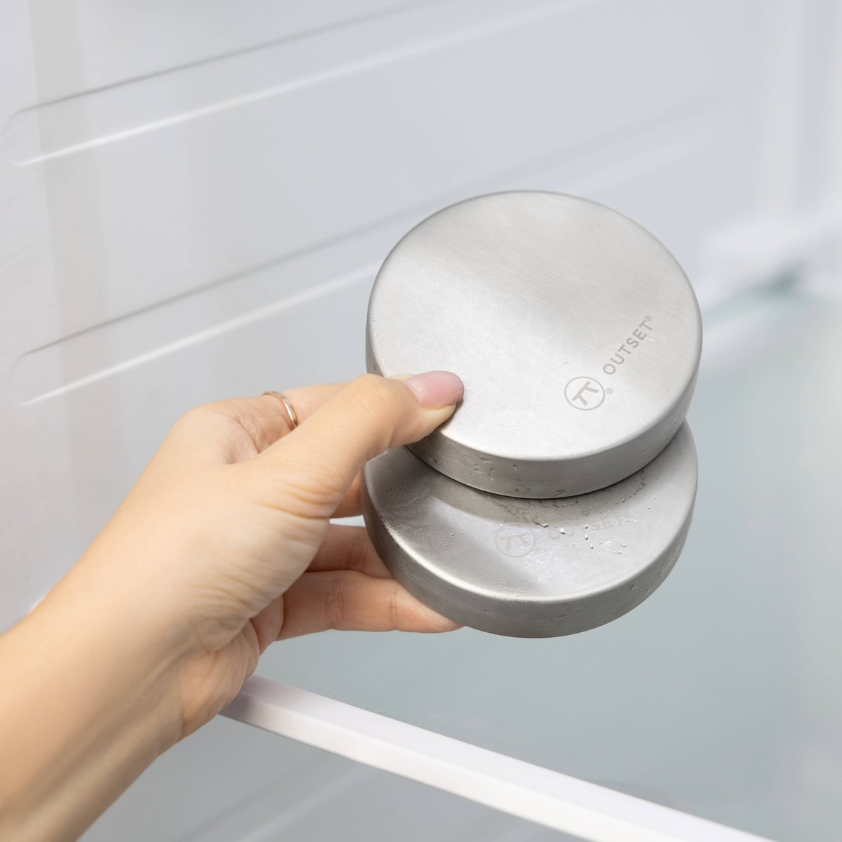 Outset – Stainless Steel Round Ice Packs 76688 Outset - Stainless Steel Round Ice Packs - image 2