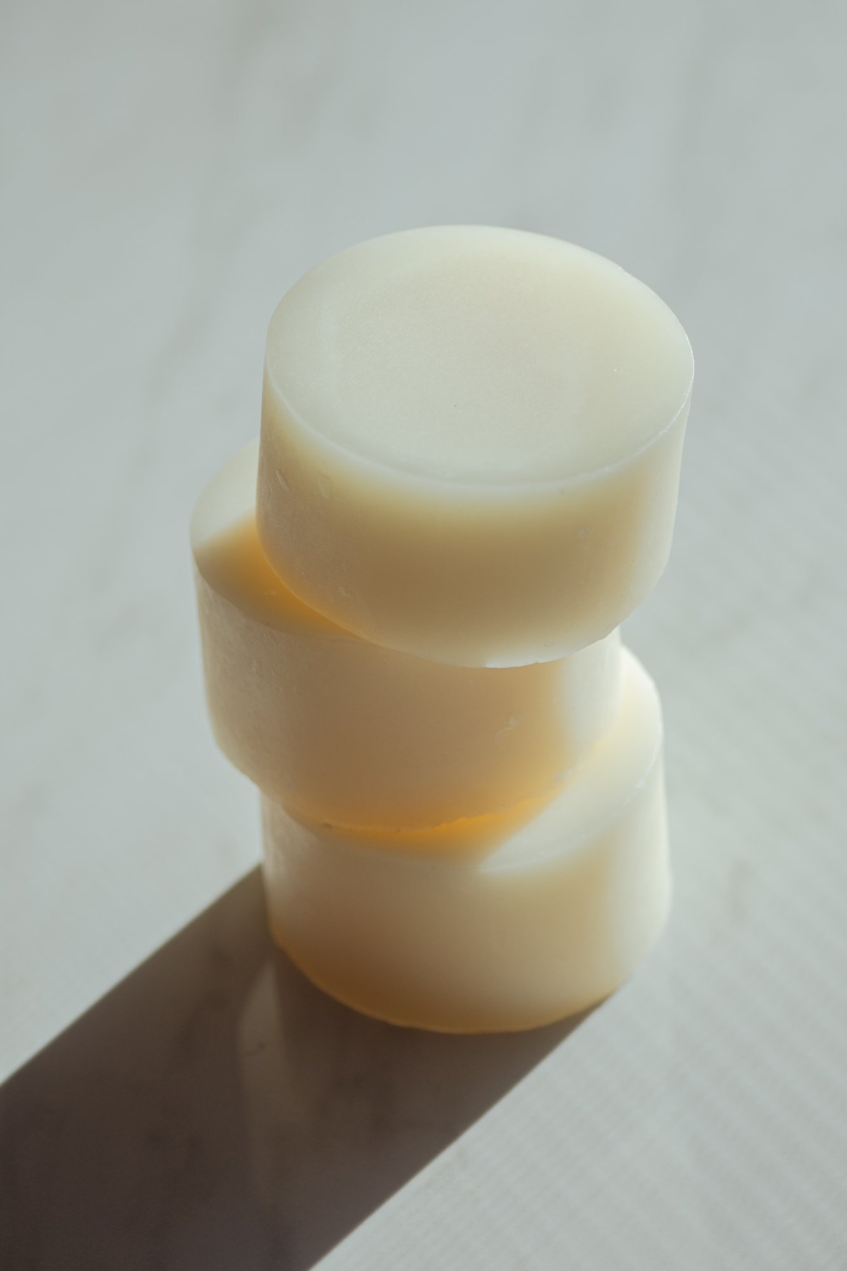 NO TOX LIFE™ - SOLIDSILK® Delicate Volume Shampoo and Delicate Detangling Conditioner Bars*** cleansers designed for sensitive scalps