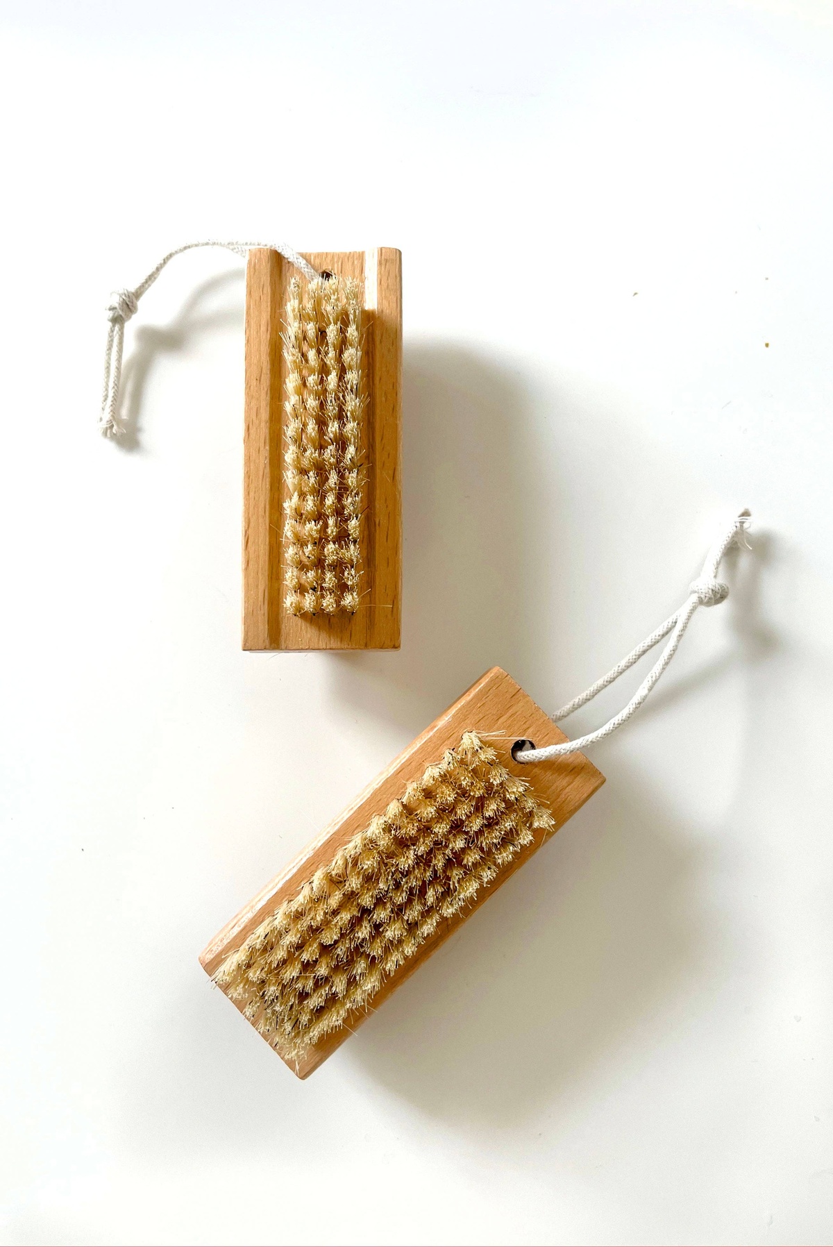 Circular Bodies - Nail Cleaning Brush wood - image 2