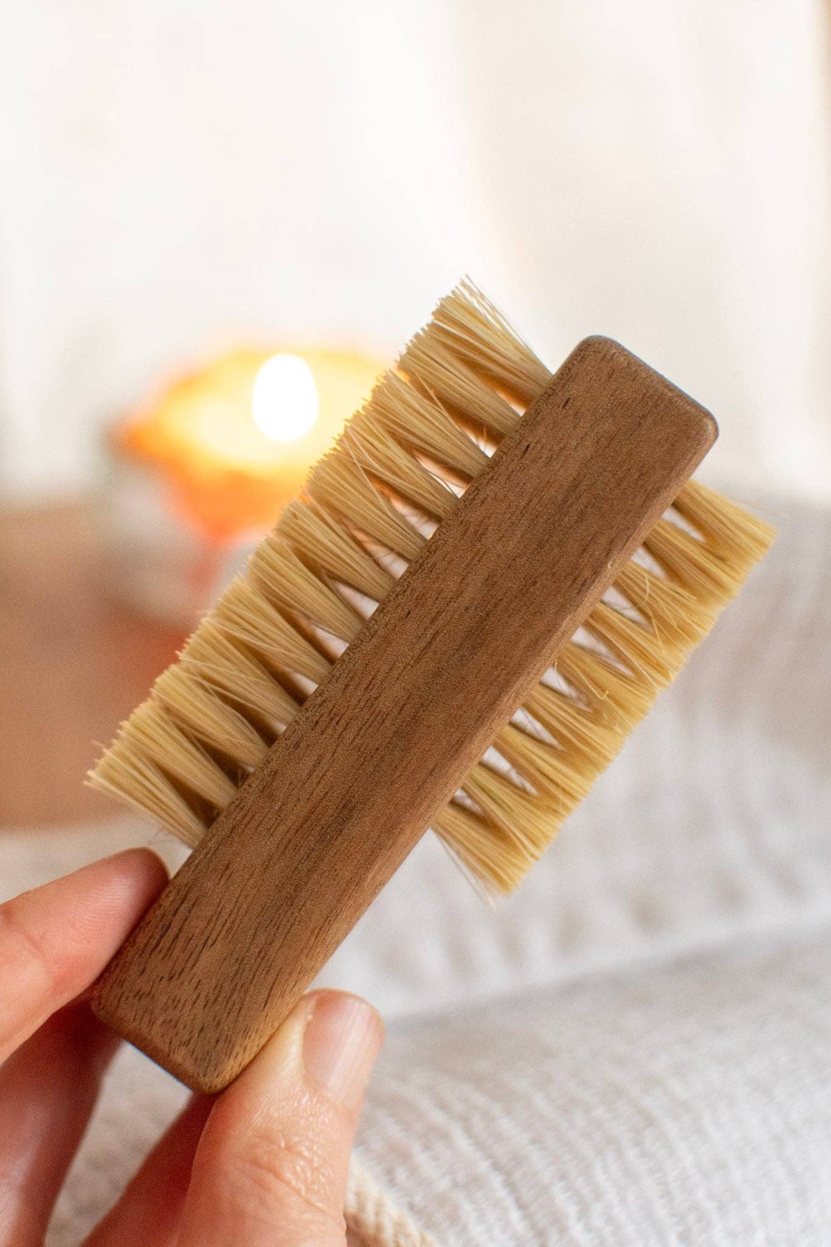 Zefiro - Acacia Wood and Sisal Nail Brush compostable materials
