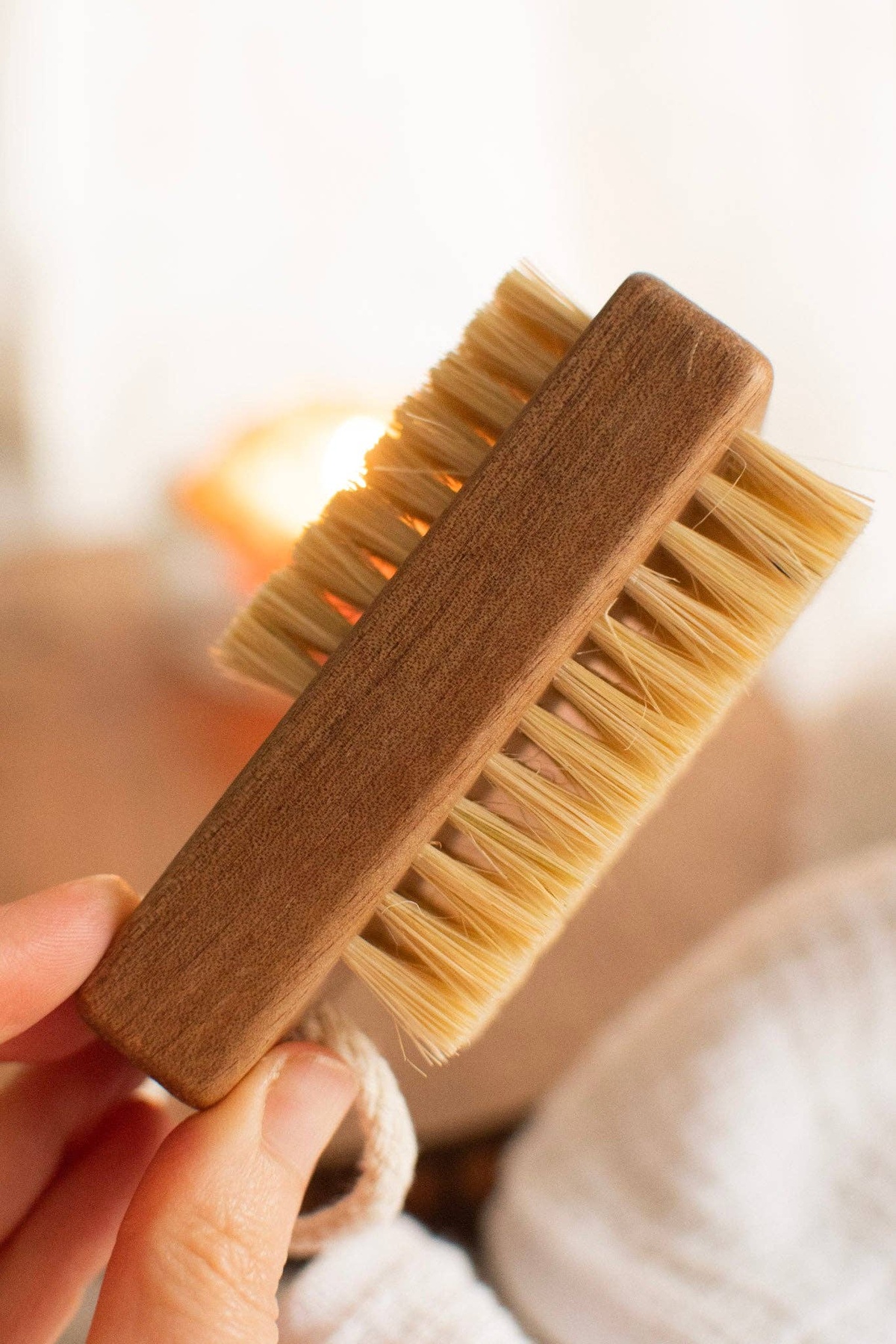 Zefiro - Acacia Wood and Sisal Nail Brush compostable materials - image 4