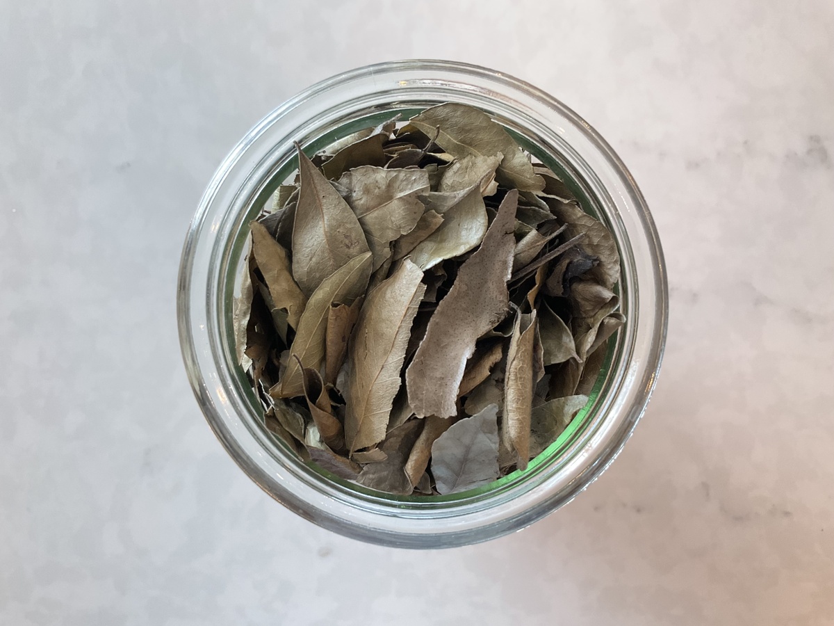 Pinch Spice Curry Leaf ($1.2/oz) compostable
