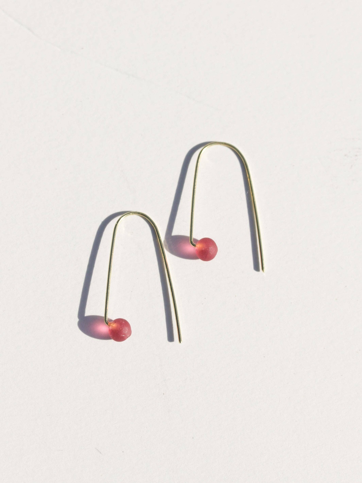 Rover and Kin – Sea Glass Threader Earrings Rover and Kin - Sea Glass Threader Earrings biodegradable - image 7