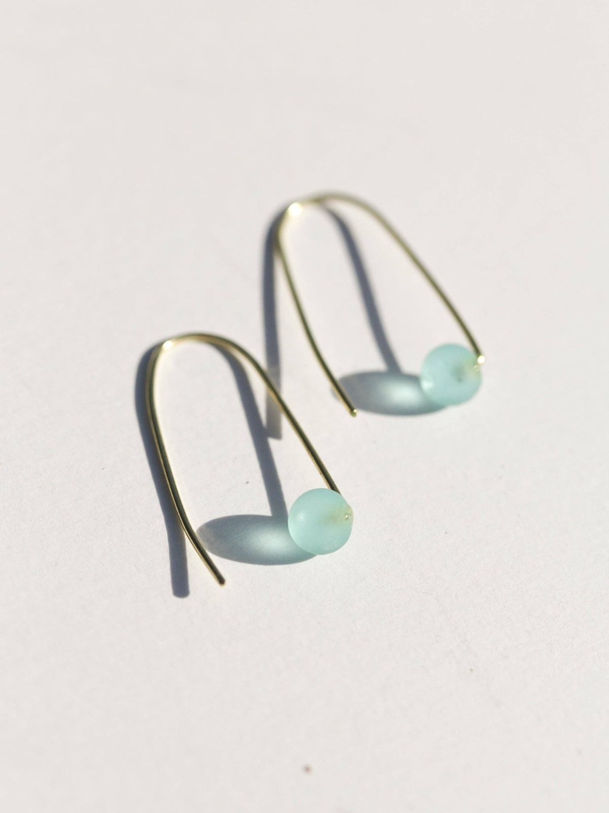 Rover and Kin – Sea Glass Threader Earrings Rover and Kin - Sea Glass Threader Earrings biodegradable - image 3