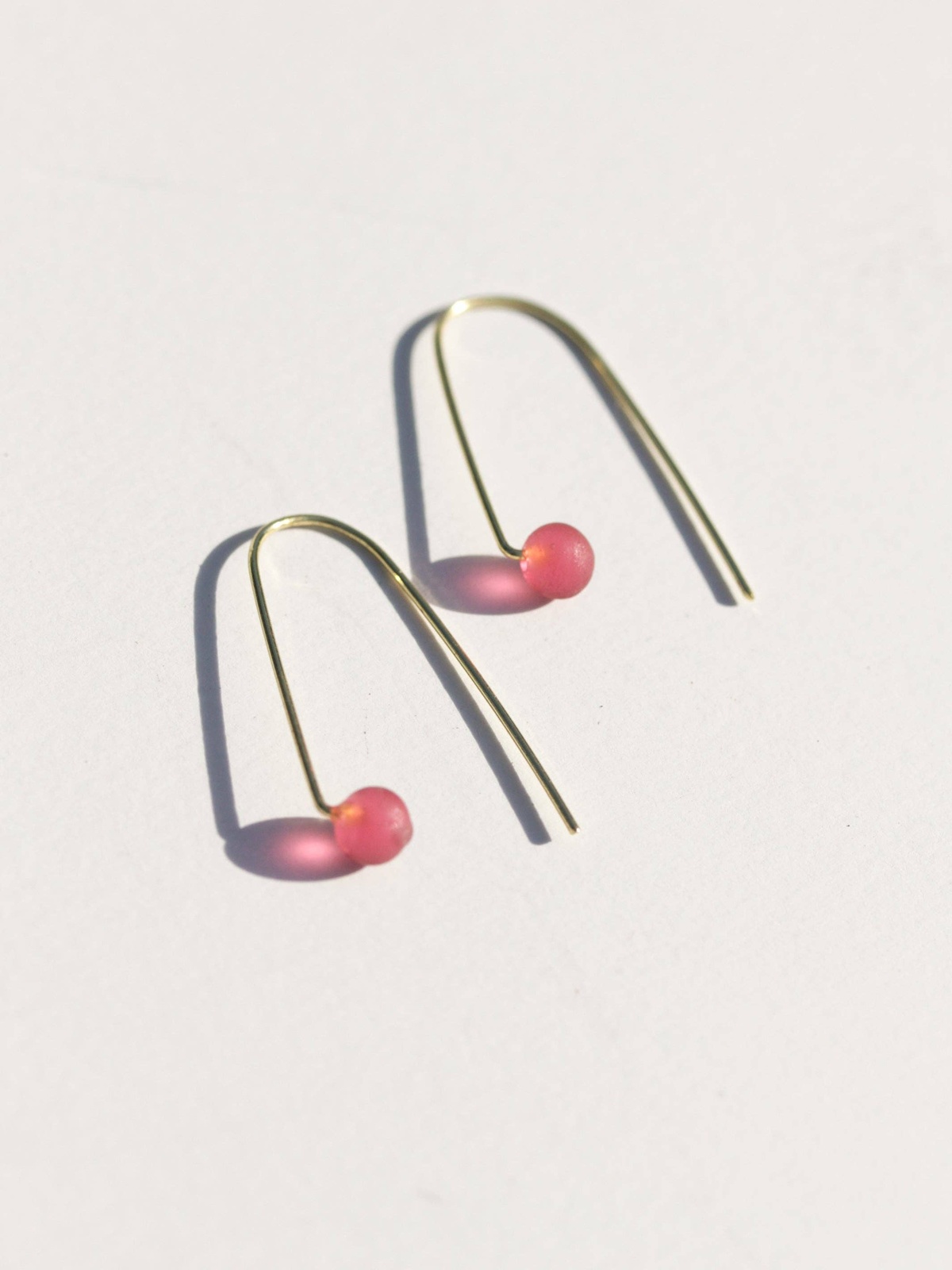 Rover and Kin – Sea Glass Threader Earrings Rover and Kin - Sea Glass Threader Earrings biodegradable - image 6