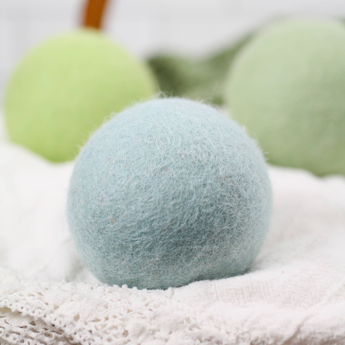Friendsheep – Wool Dryer Ball (3-Pack and 6-Pack Sets) Friendsheep - Wool Dryer Ball (3-Pack and 6-Pack Sets) cruelty-free certified wool - image 6