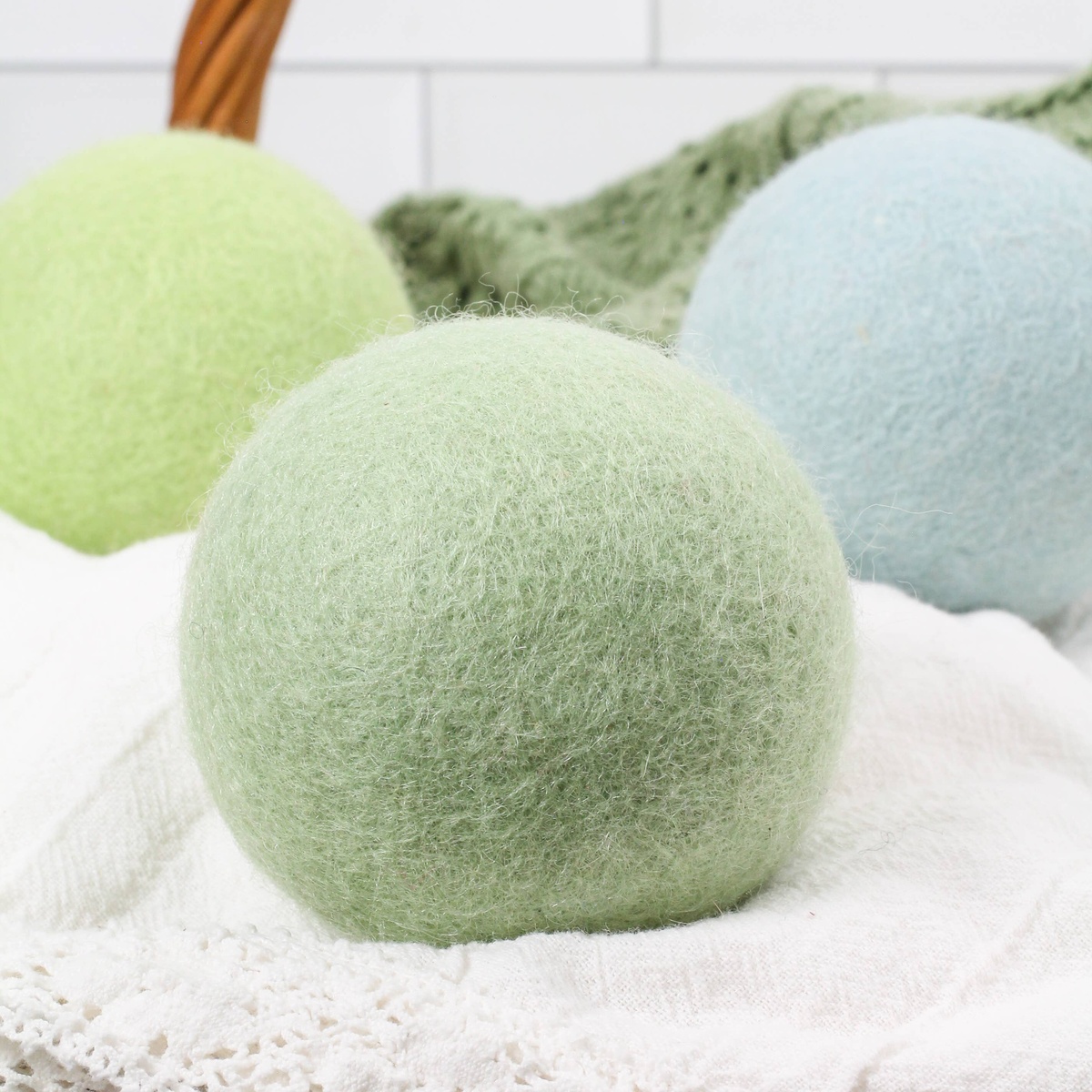 Friendsheep – Wool Dryer Ball (3-Pack and 6-Pack Sets) Friendsheep - Wool Dryer Ball (3-Pack and 6-Pack Sets) cruelty-free certified wool - image 5