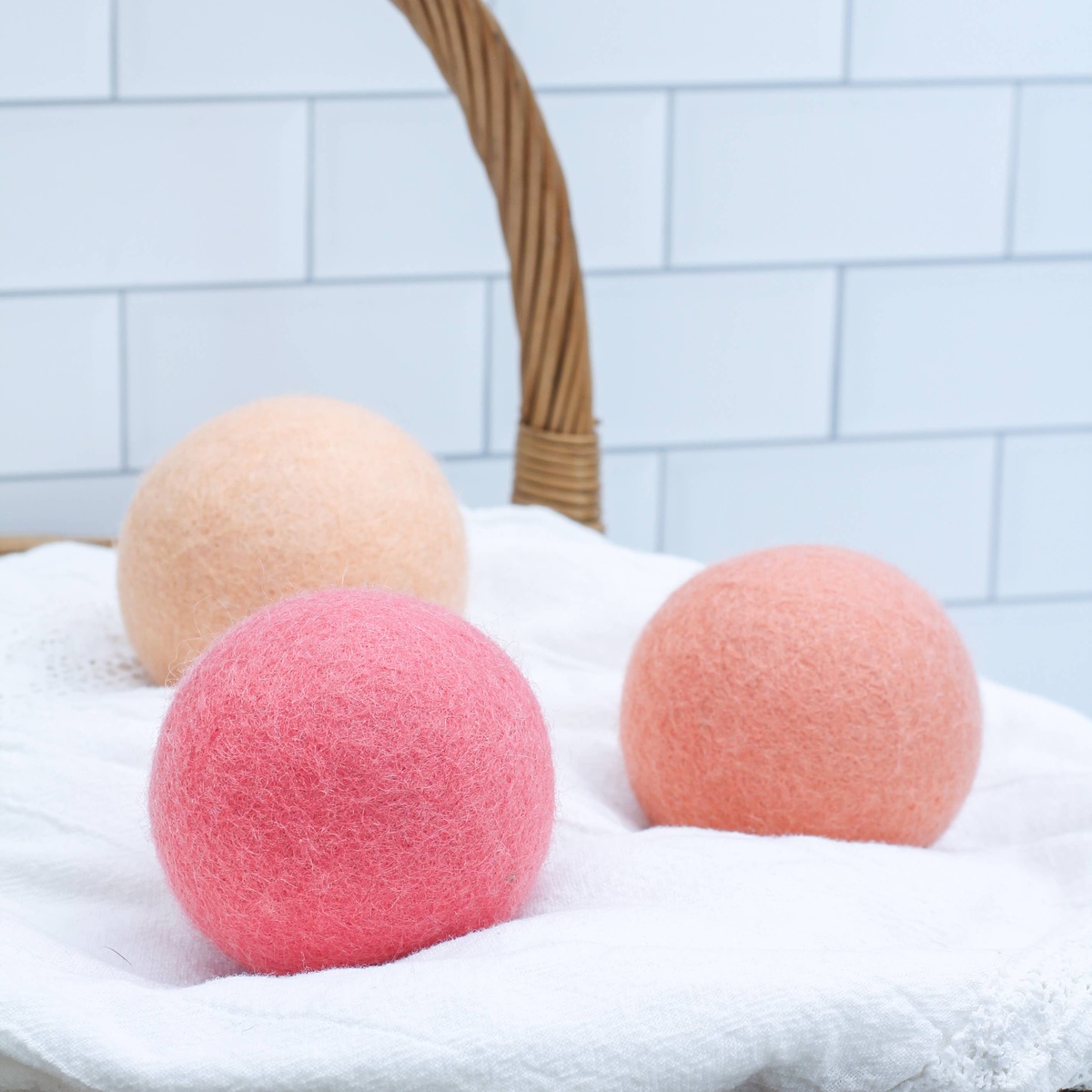 Friendsheep – Wool Dryer Ball (3-Pack and 6-Pack Sets) Friendsheep - Wool Dryer Ball (3-Pack and 6-Pack Sets) cruelty-free certified wool - image 7