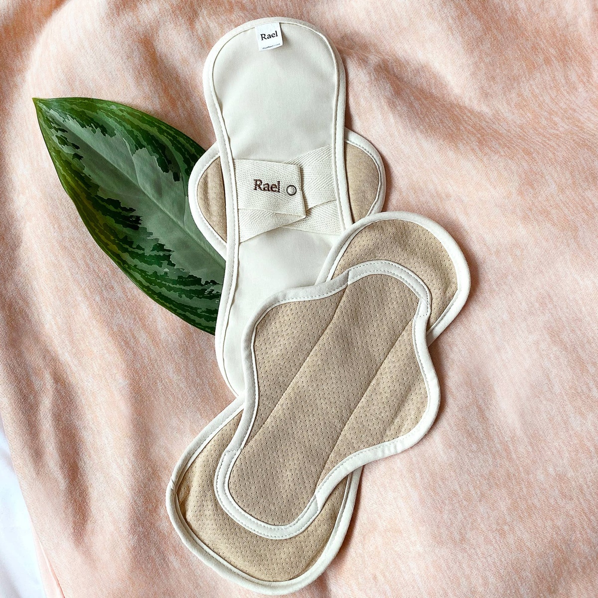 Rael Organic Cotton Reusable Pads organic cotton top - image 2