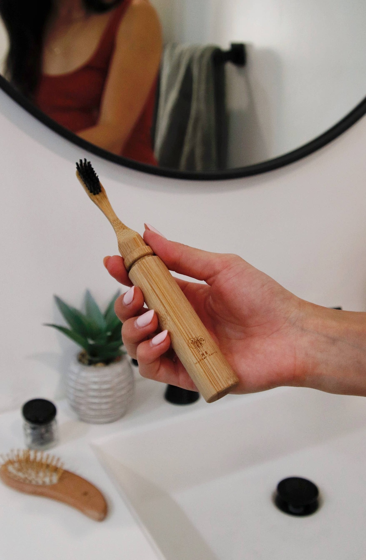 Me Mother Earth – All-in-One Bamboo Travel Toothbrush with Replaceable Head Me Mother Earth - All-in-One Bamboo Travel Toothbrush with Replaceable Head castor oil - image 6