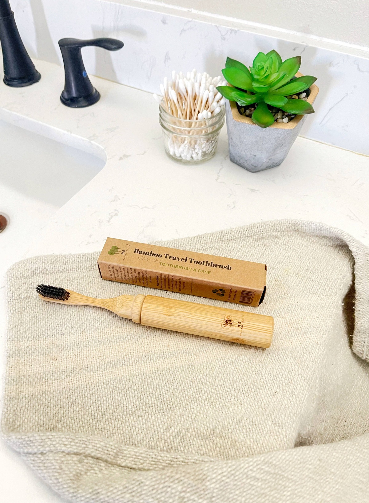 Me Mother Earth – All-in-One Bamboo Travel Toothbrush with Replaceable Head Me Mother Earth - All-in-One Bamboo Travel Toothbrush with Replaceable Head castor oil - image 5