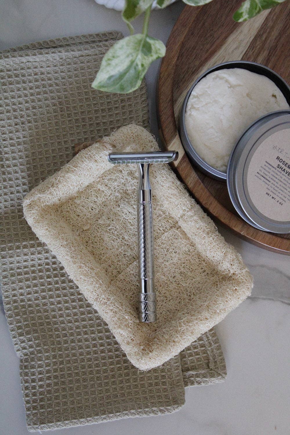 Me Mother Earth – Natural Loofah Soap Dish 850046923326 Me Mother Earth - Natural Loofah Soap Dish whole loofah plant - image 2