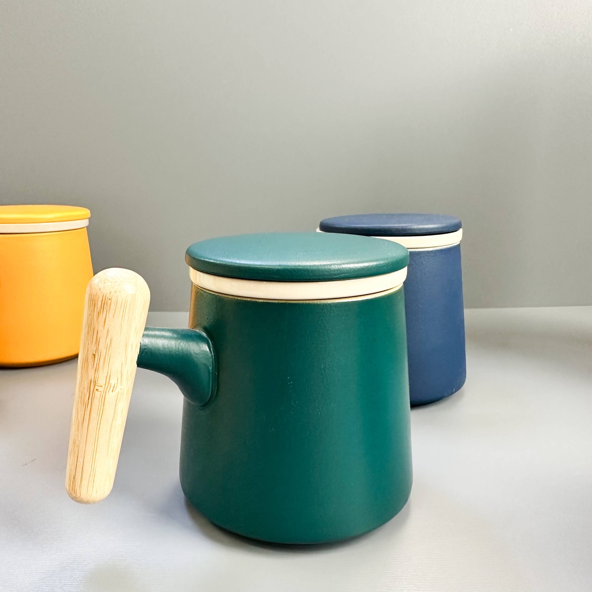 Smile Boutiques - Japanese Style Ceramic Mugs with Infuser natural bamboo handle